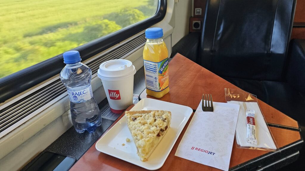 vlak_jedlo